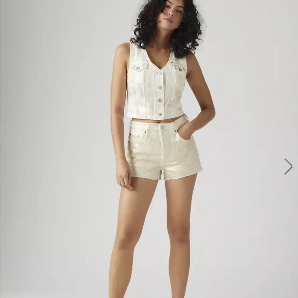 Levi's sleeveless cropped metallic Bella Denim Vest size M NWT