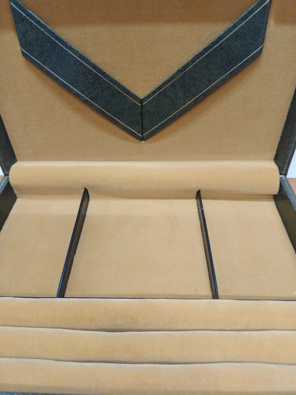 SWANK dark green