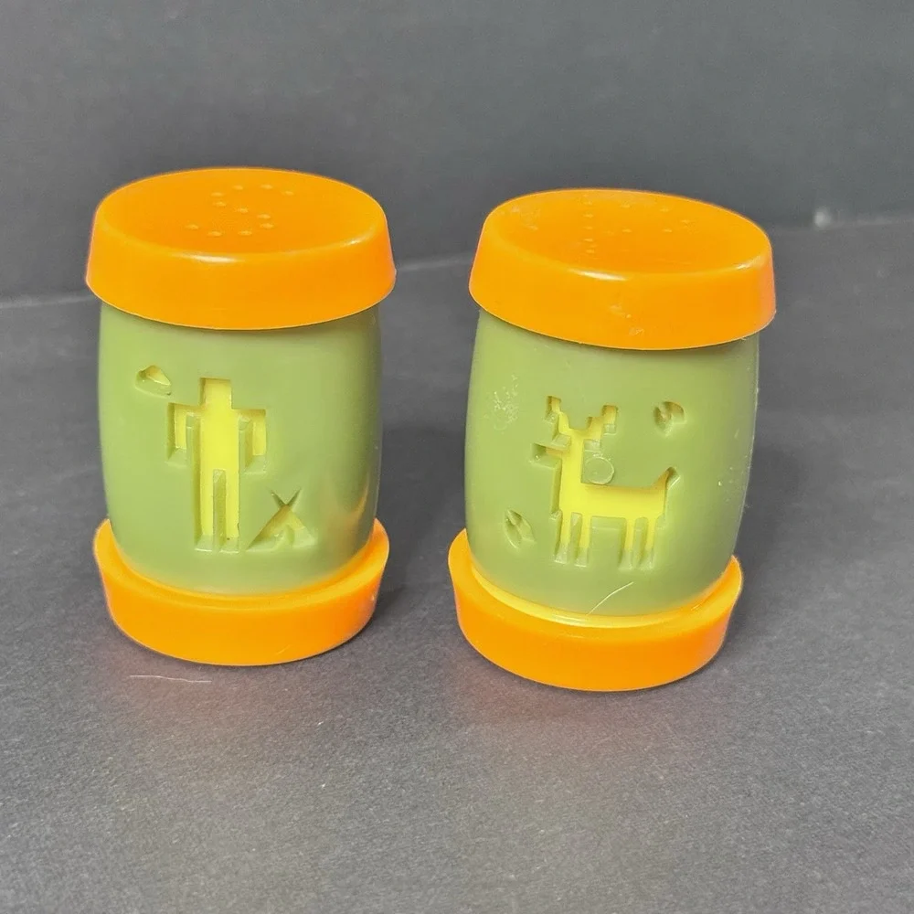 Vintage Salt & Pepper Shaker Set Green‎ Orange Native American Hunter & Deer EUC