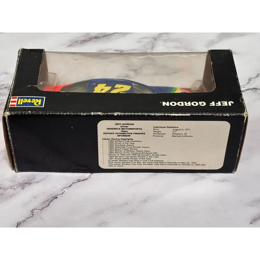 Revell Jeff Gordon 1996 1/24 Car DuPont Chevrolet Nascar Monte Carlo #24 New