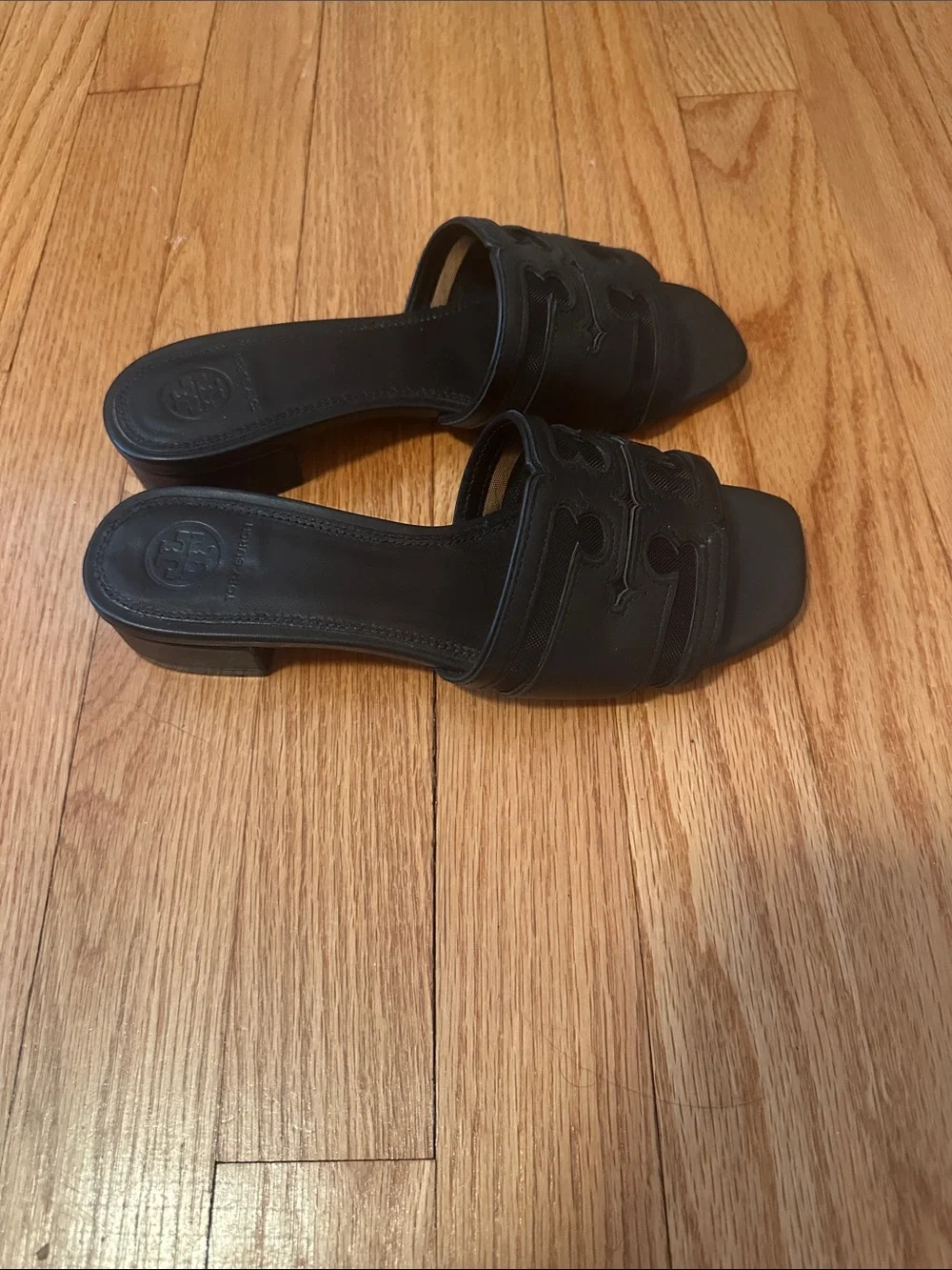 Tory Burch black sandal size 5.5