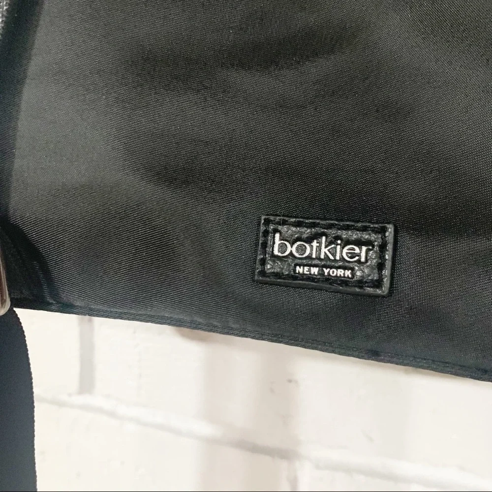 Botkier top handle