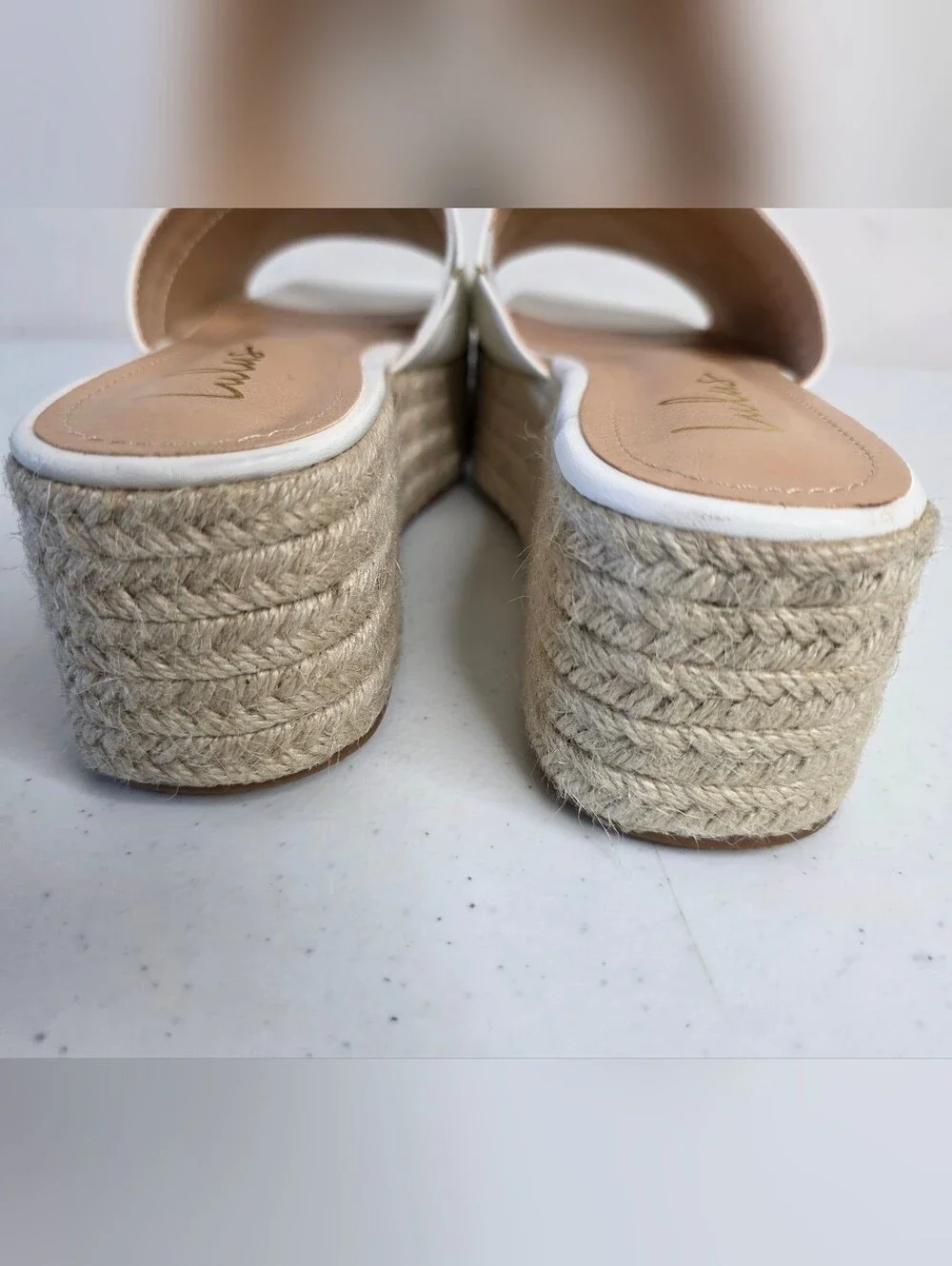 Lulus ahu white
