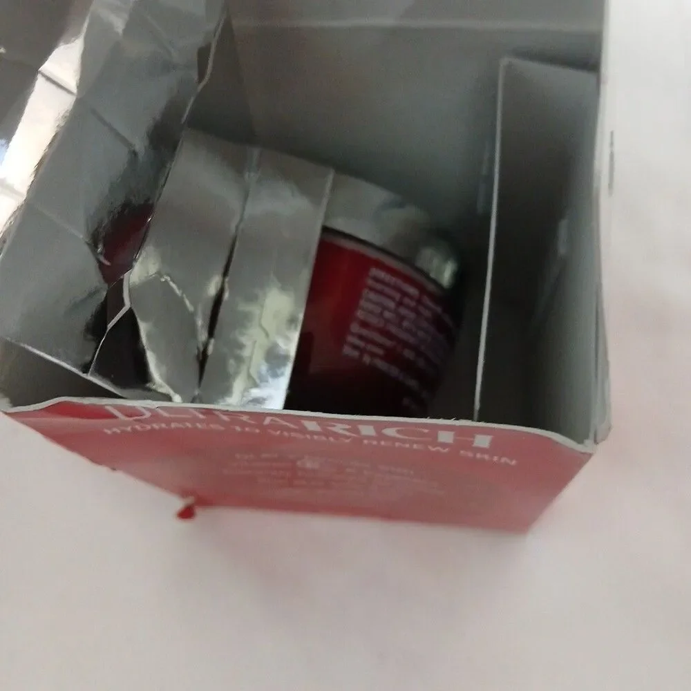 Olay Regenerist Ultra Rich Hydrating Moisturizer - 1.7oz New In Box