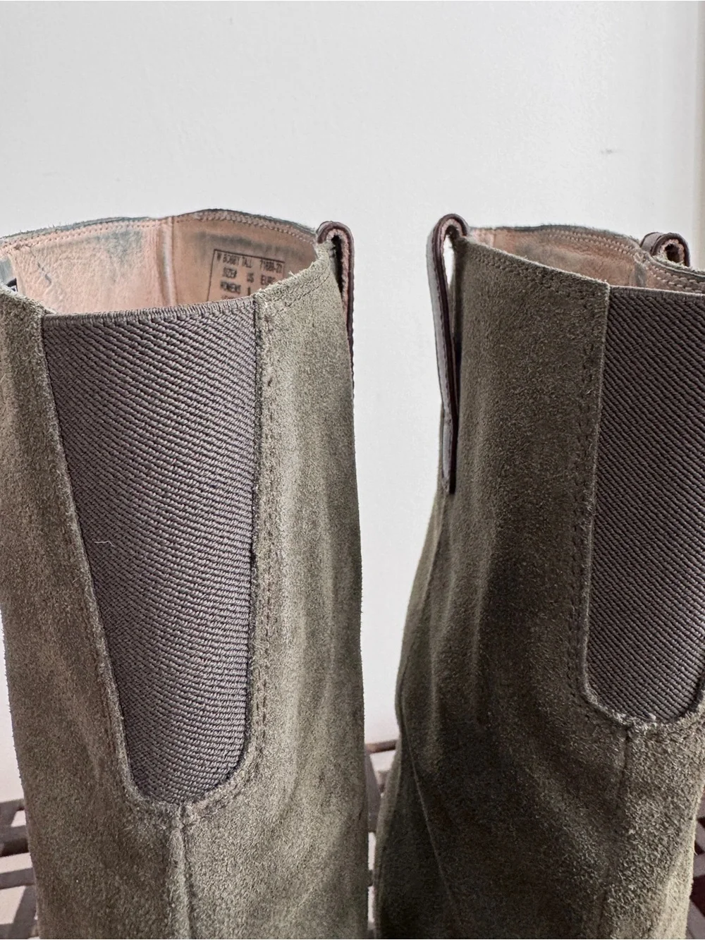 Bogs olive suede