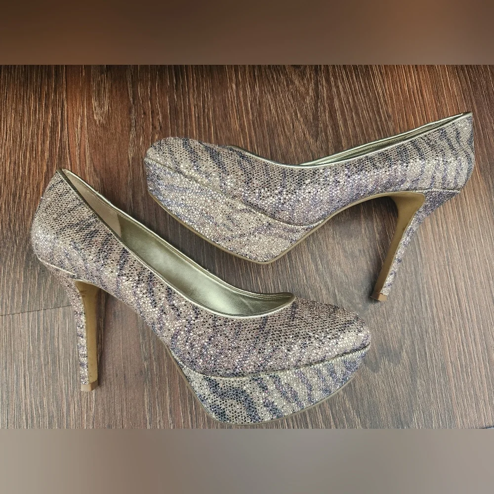 Nine West platform west pumps