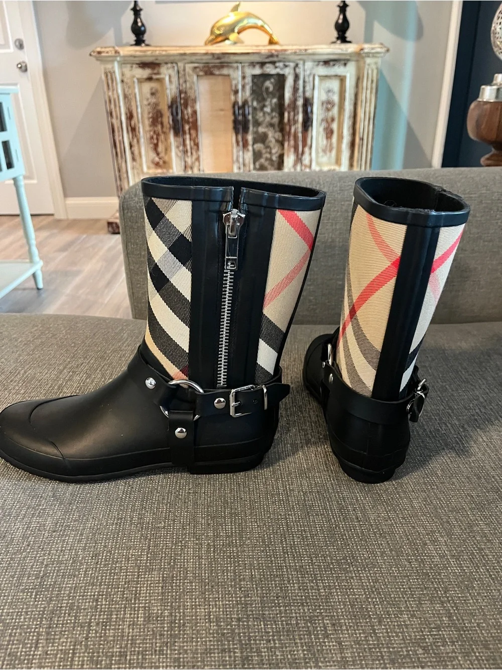 Burberry plaid black