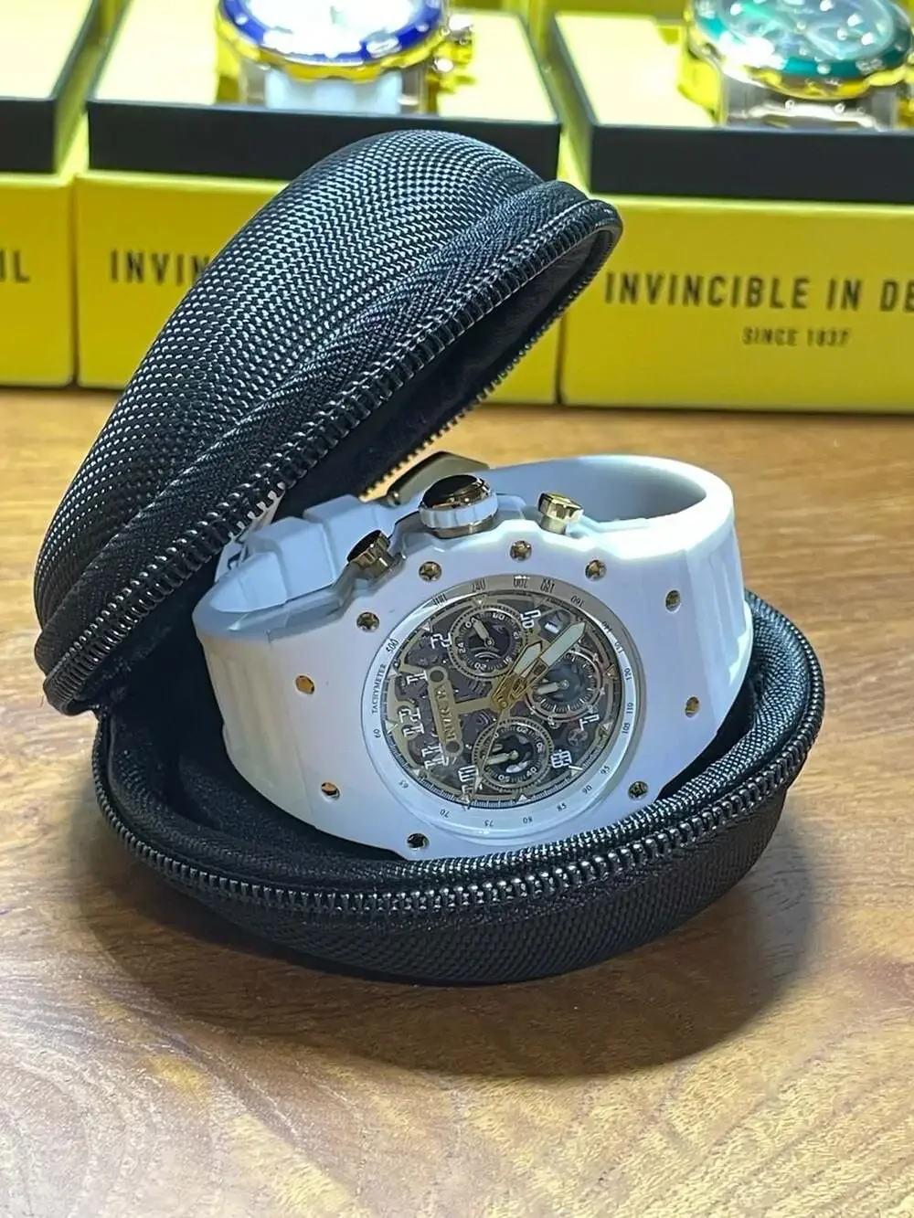 Invicta clean bold