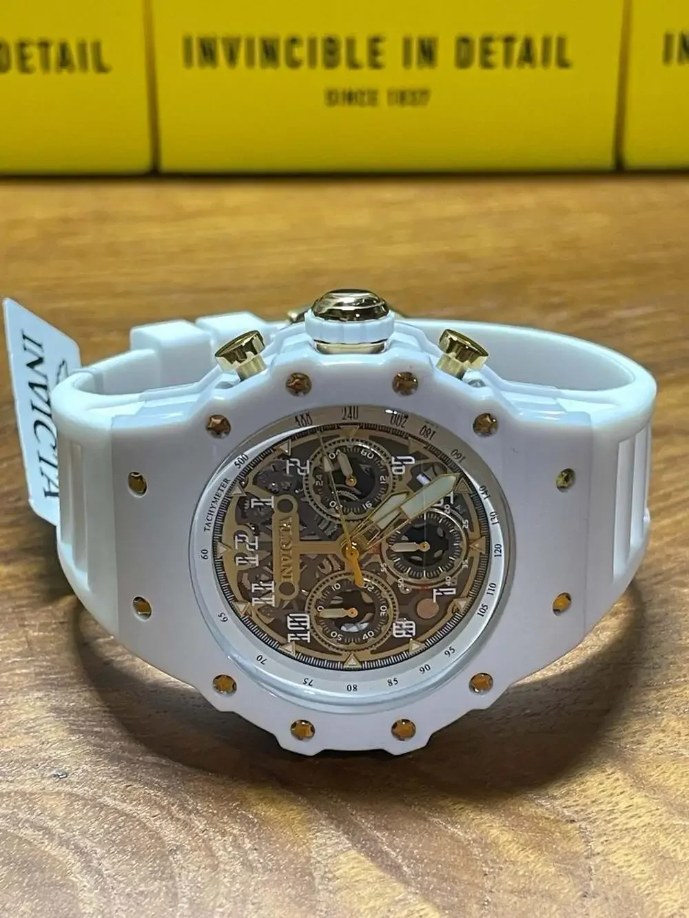 Invicta clean bold