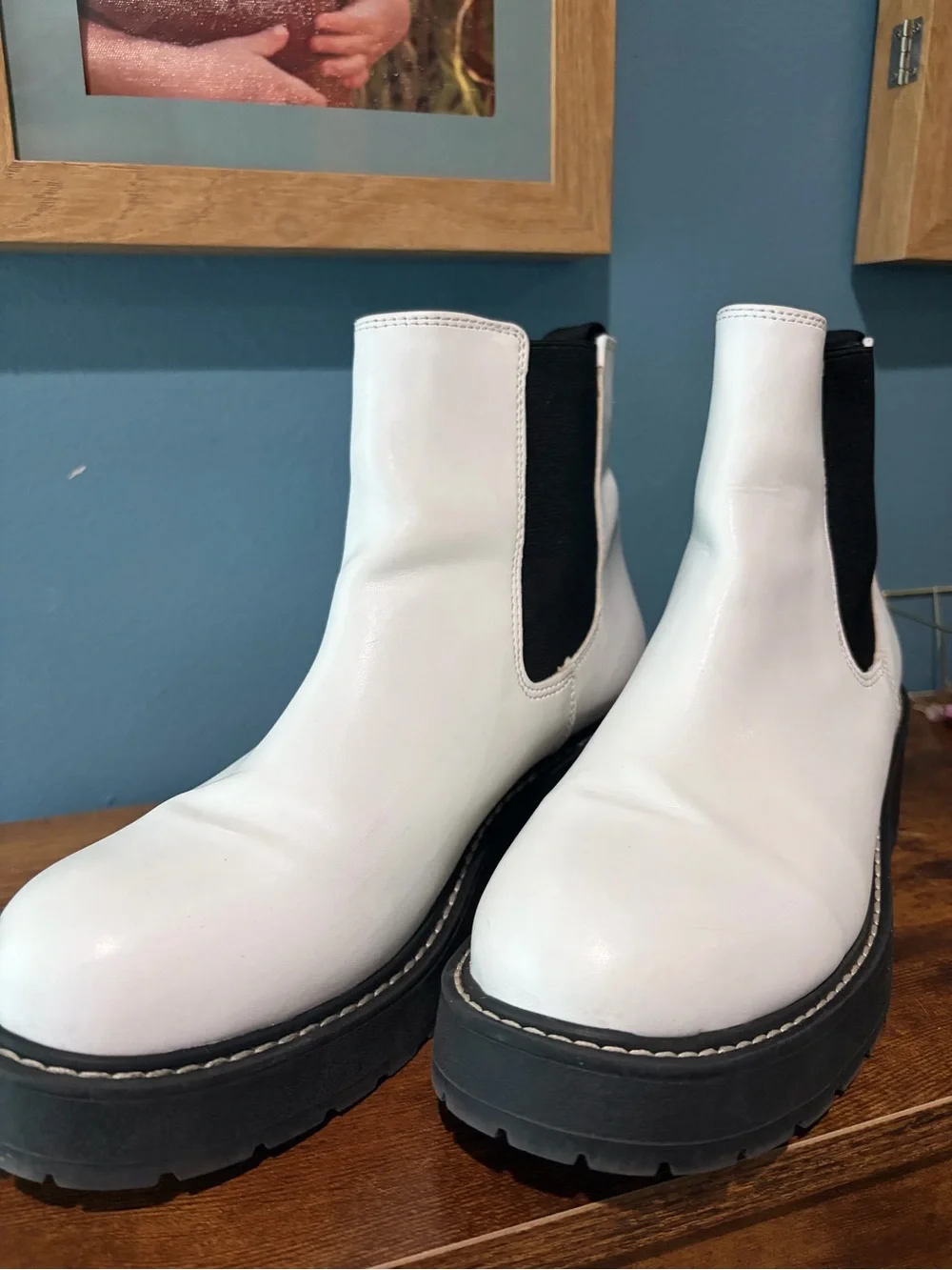Steven By Steve Madden modern white