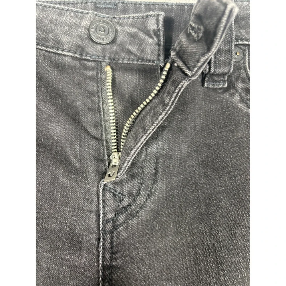 True Religion labeled 32
