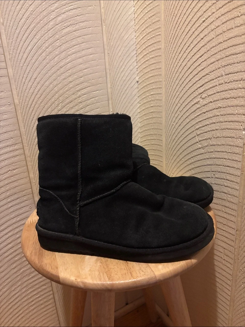 Koolaburra classic black