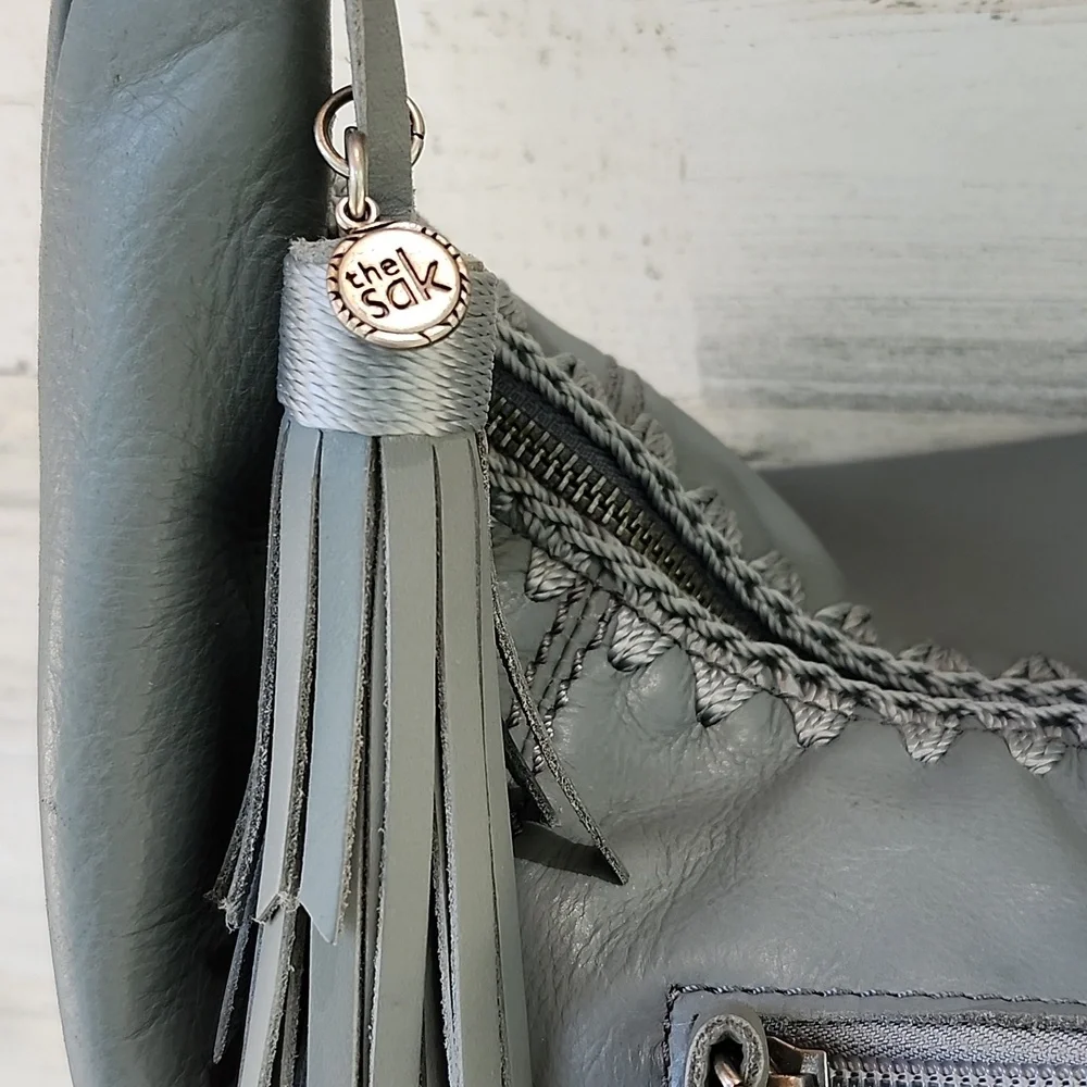 The Sak single braided closure