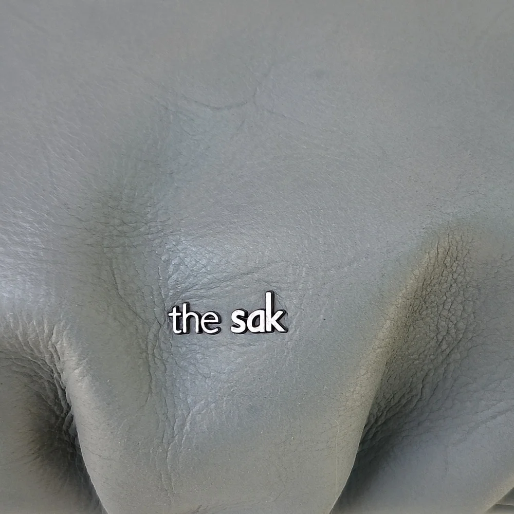 The Sak single closure