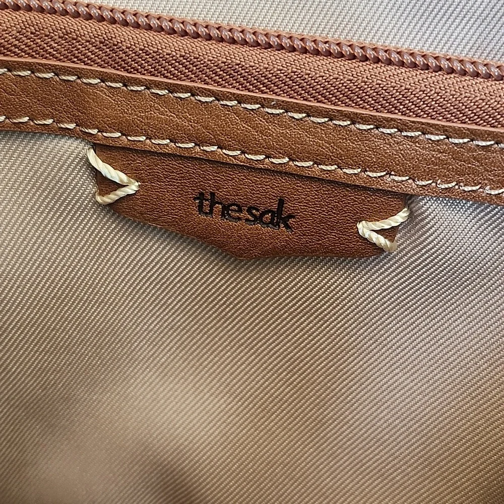The Sak shoulder single structured