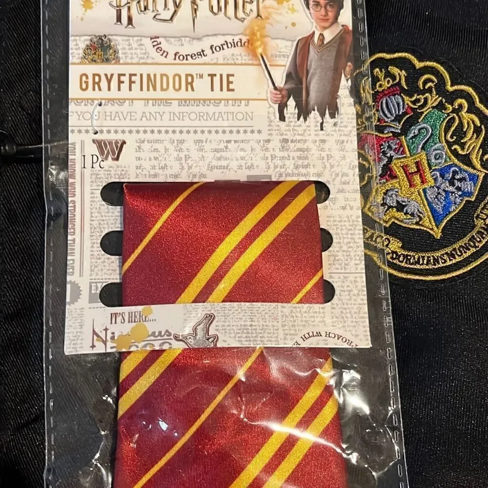 HARRY POTTER HOGWARTS HOODED ROBE WITH GRYFFINDOR TIE AND GLASSES Kids Fits Most