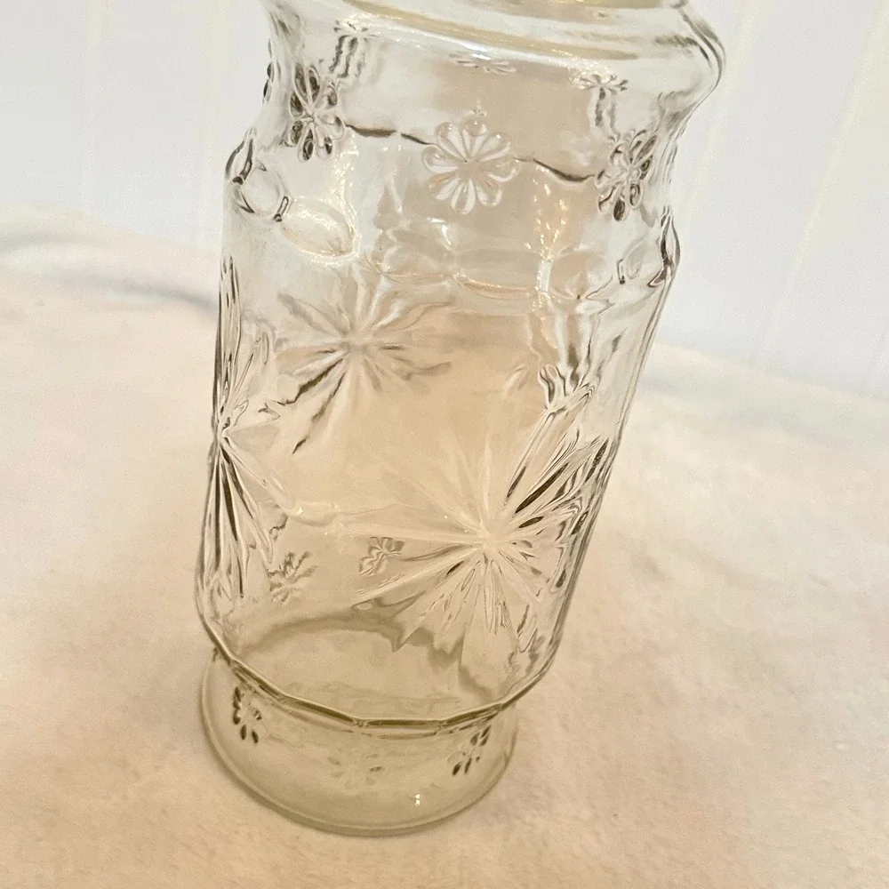 Planters advertising features clear
