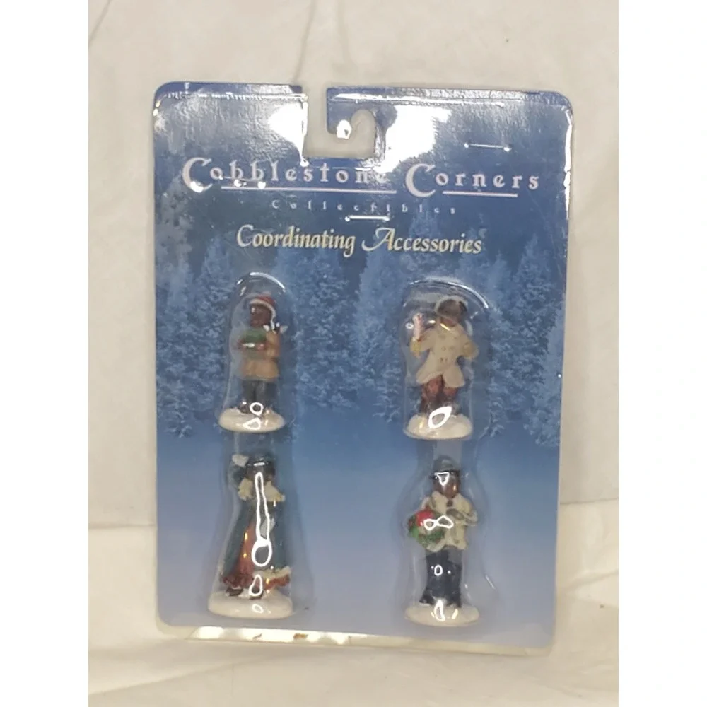 Cobblestone Corners Christmas Village Accessories‎ Black Figurines Set of 4 NEW