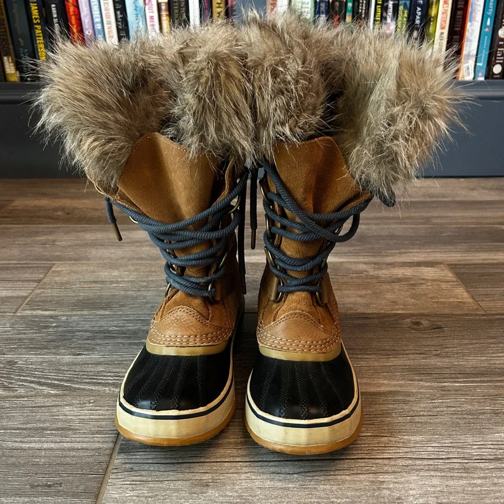 Sorel Womens Joan of Arctic Boots Tan Suede Fur Trim Lace Up Waterproof Size 6.5