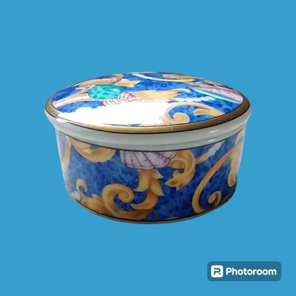 OTAGIRI Small Round Blue‎ Porcelain Trinket Box Kimiko Ikeda Japan Seashell
