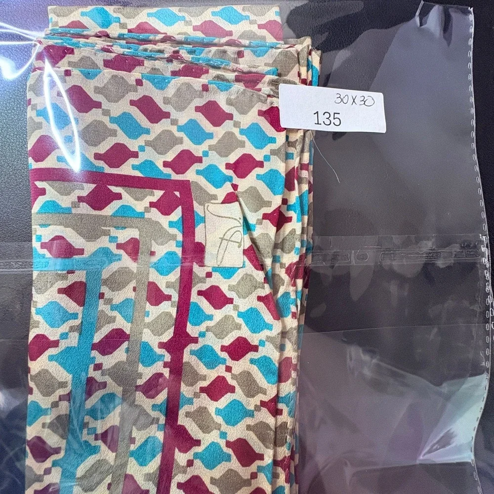 Diane Von Furstenberg geometric border
