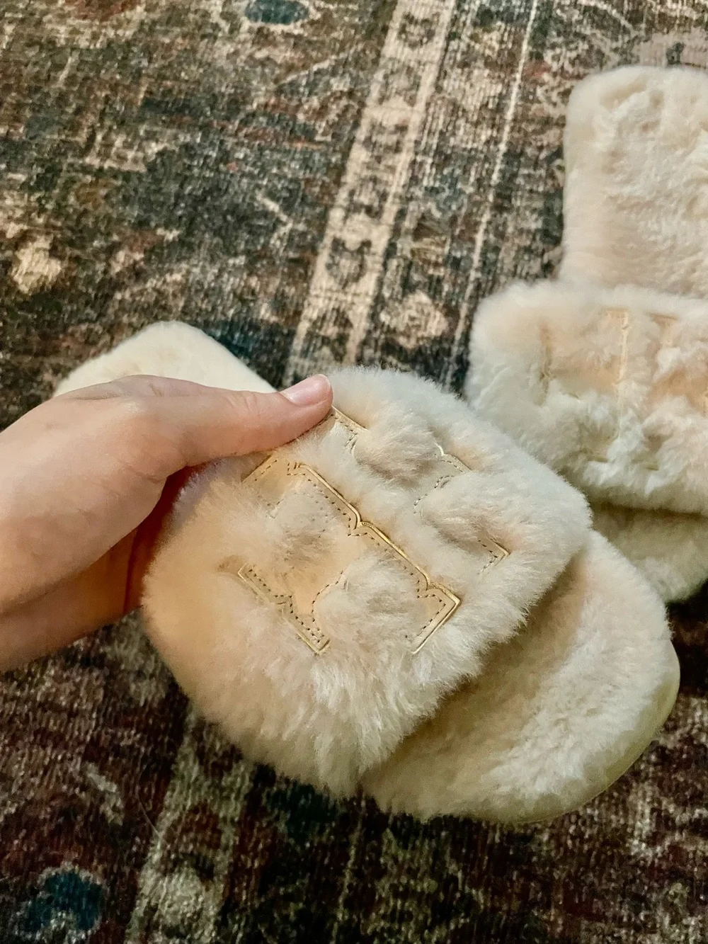 Tory Burch double t shearling slides size 10 women’s