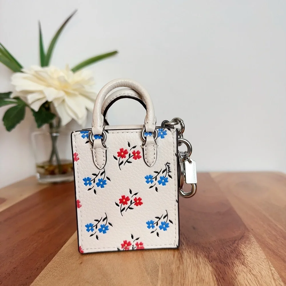 Coach nwt north