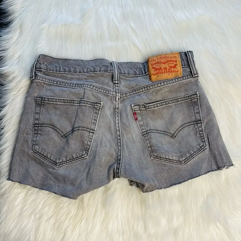 Levis gray distressed
