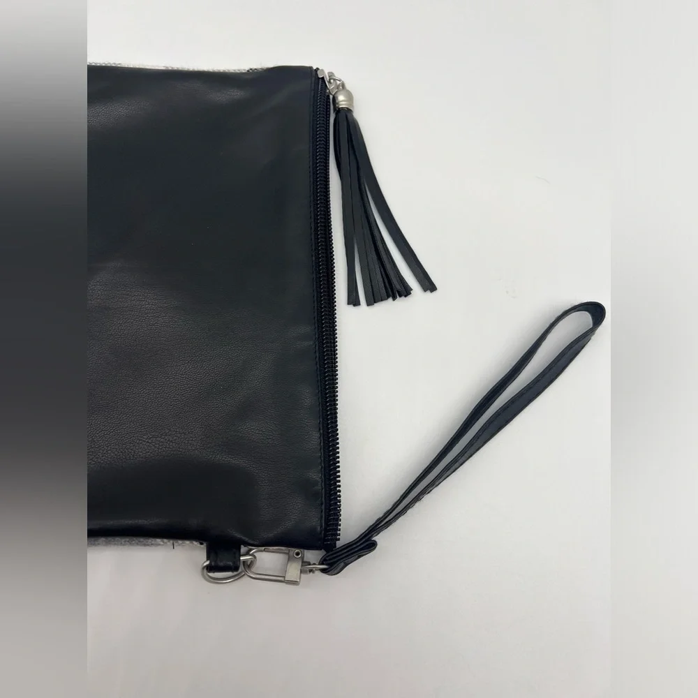 N/A cosmetic bag