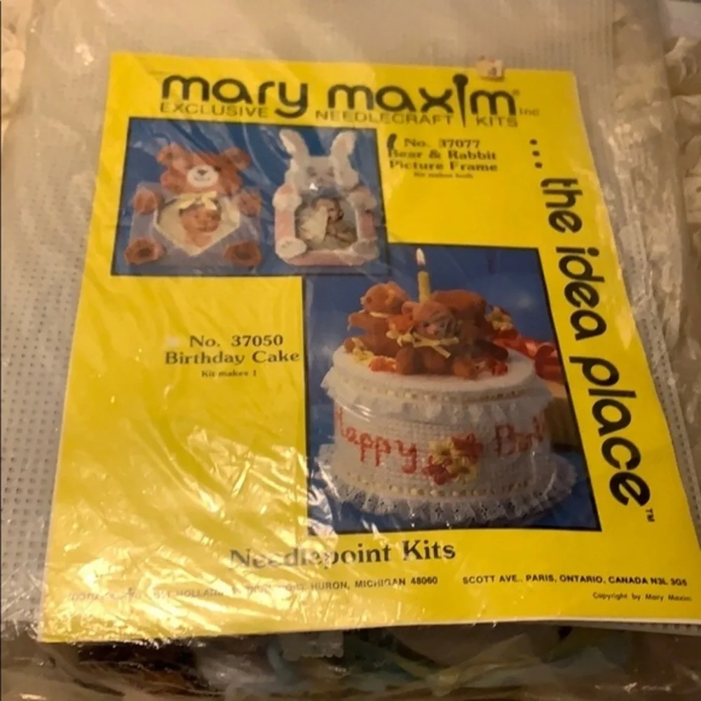ESTATE Item Vintage Mary Maxim Bear & Rabb…