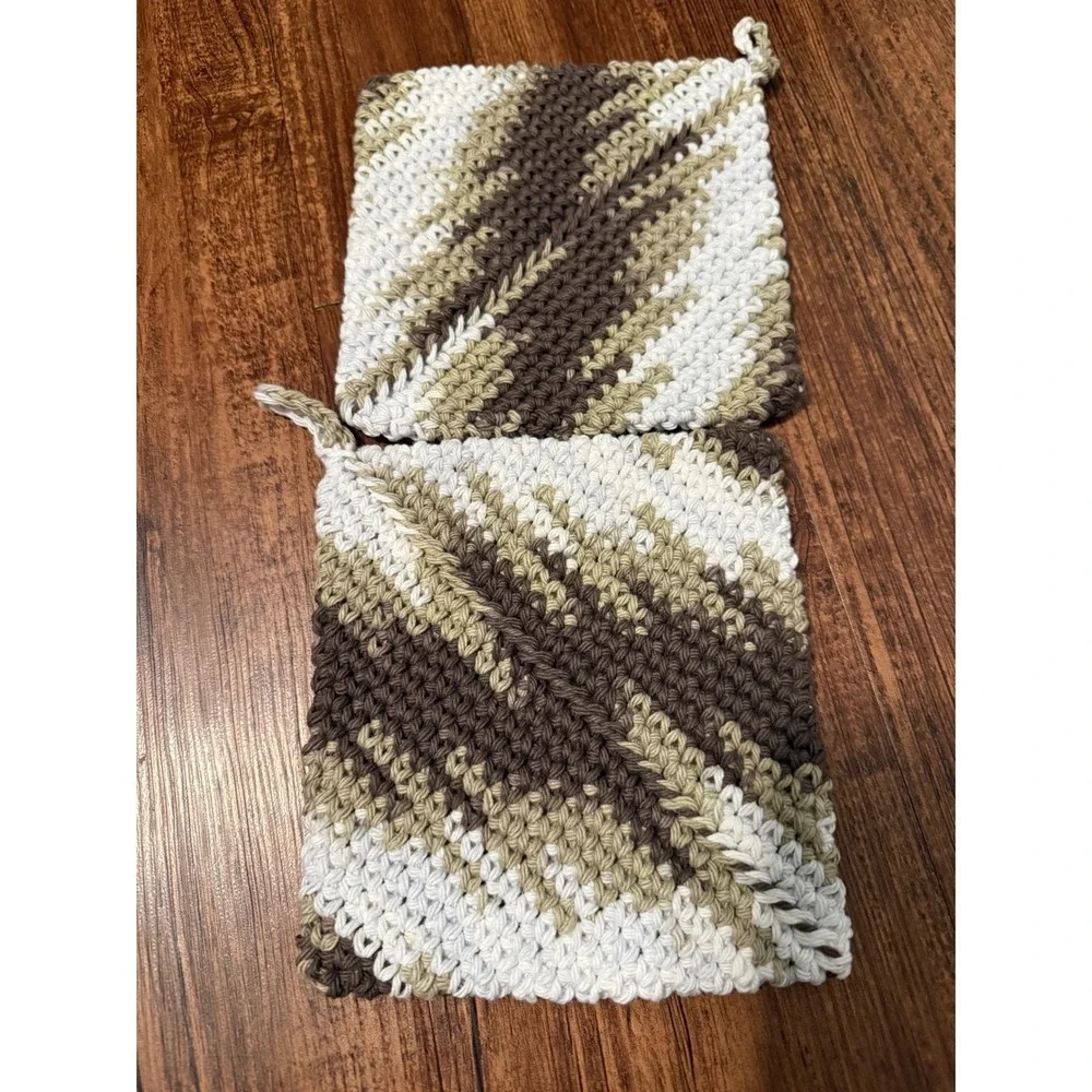 Set of 2 Crochet Hot Pads Potholders  Heat Resistant Rustic Double Thickness New