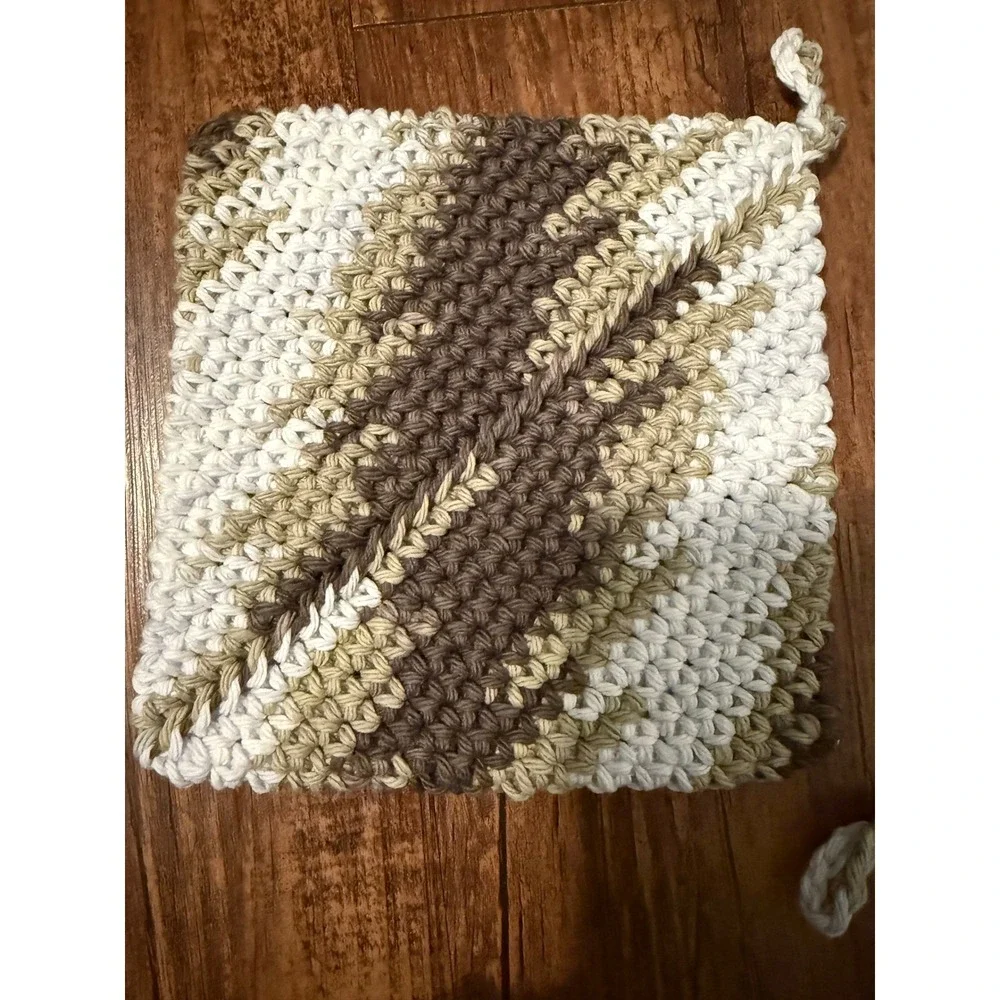 Set of 2 Crochet Hot Pads Potholders  Heat Resistant Rustic Double Thickness New