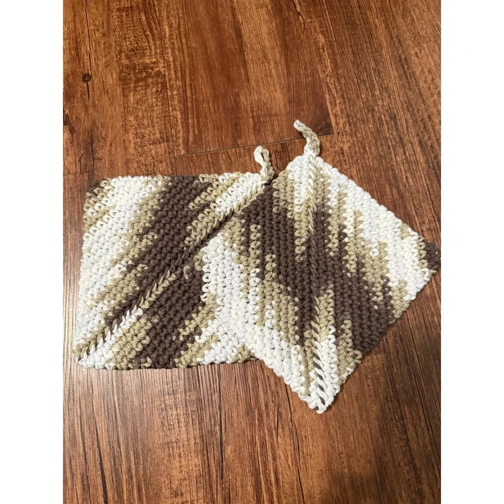 Set of 2 Crochet Hot Pads Potholders  Heat Resistant Rustic Double Thickness New