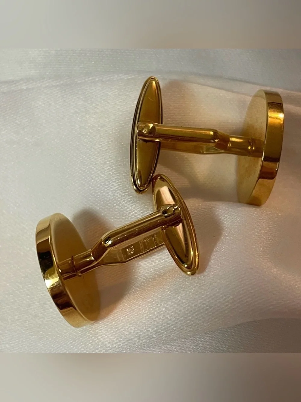 Alfred Dunhill classic gold