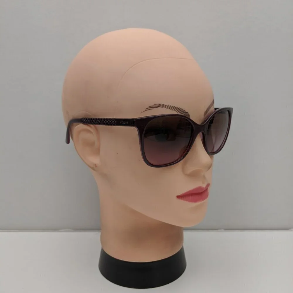Vogue frame 10