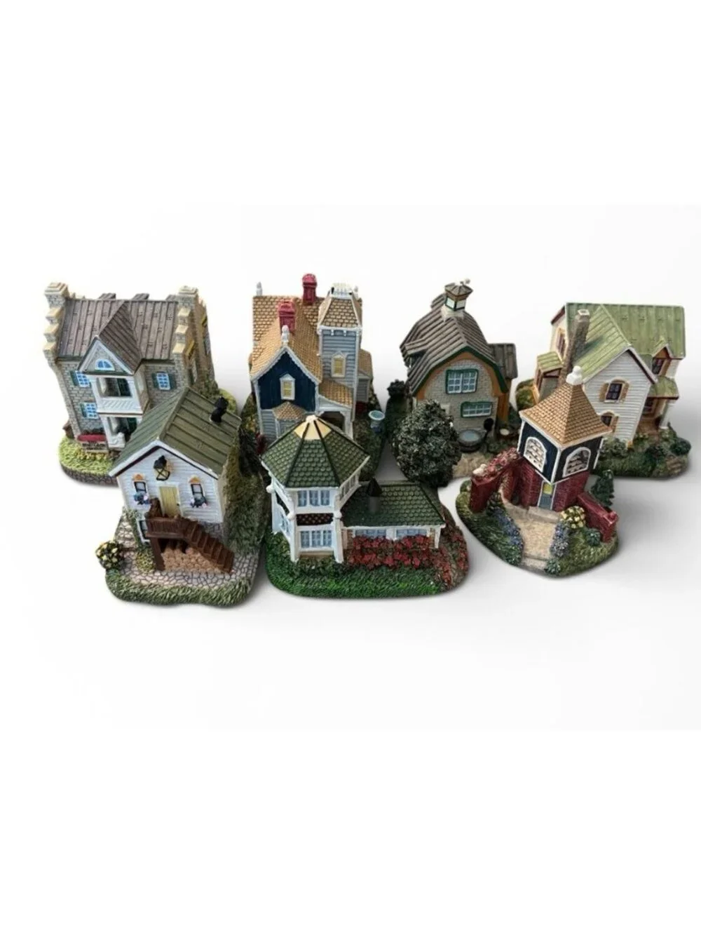 Lot of Miniature Holiday Village Buildings Houses International Resources 7 PC