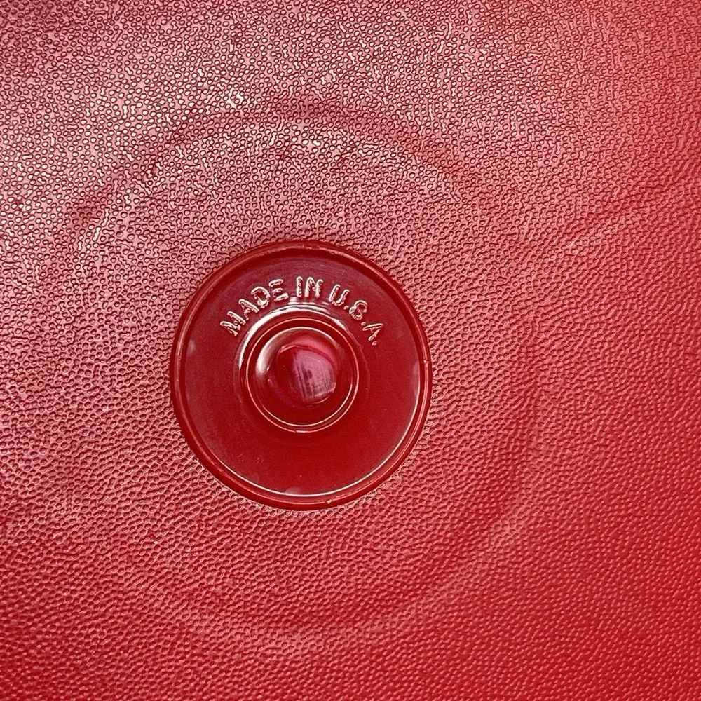Tupperware brand color