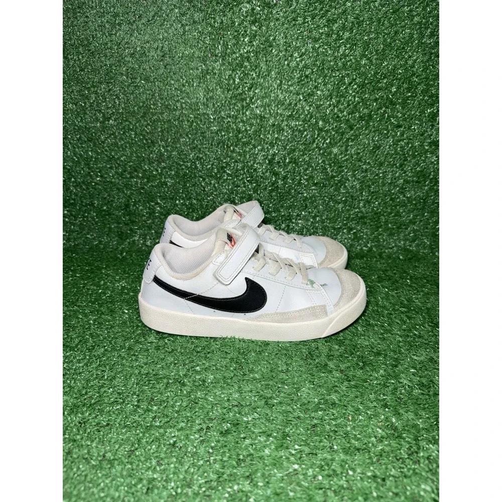 Nike Blazer Low 77 Youth Kids Size 2.5Y White Black Walking Shoe Casual Sneakers