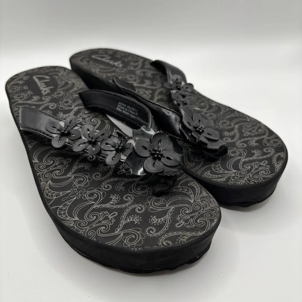 Clarks Sandals Womens 8 Black Floral Paisley Wedge Flip Flops 60049