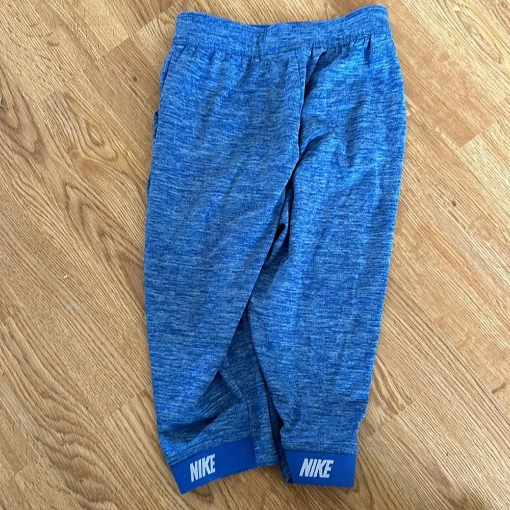 Nike shop preowned pockets