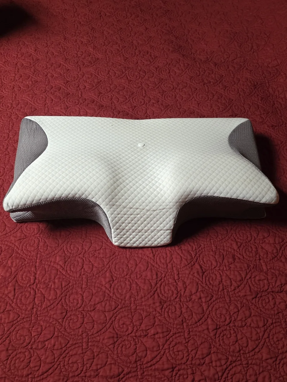 Contoured White Memory Foam Cevercal Neck Pillow Side Sleeper Back Sleeper NWOT