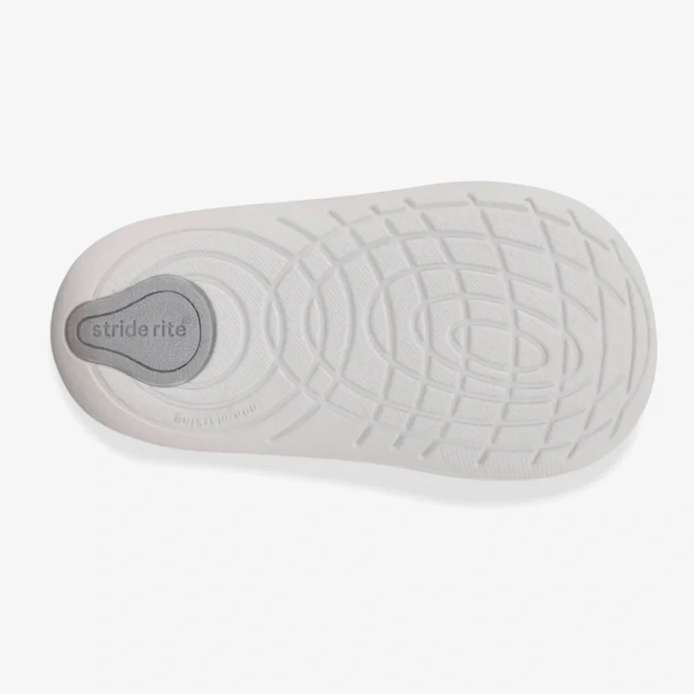 Stride rite Soft Motion™ Ashtyn Mary Jane shoes. Size 4W - silver & white