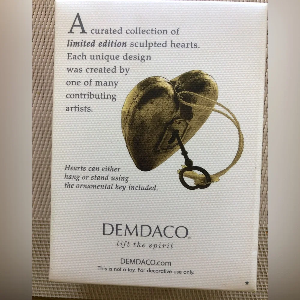 Demdaco hang or
