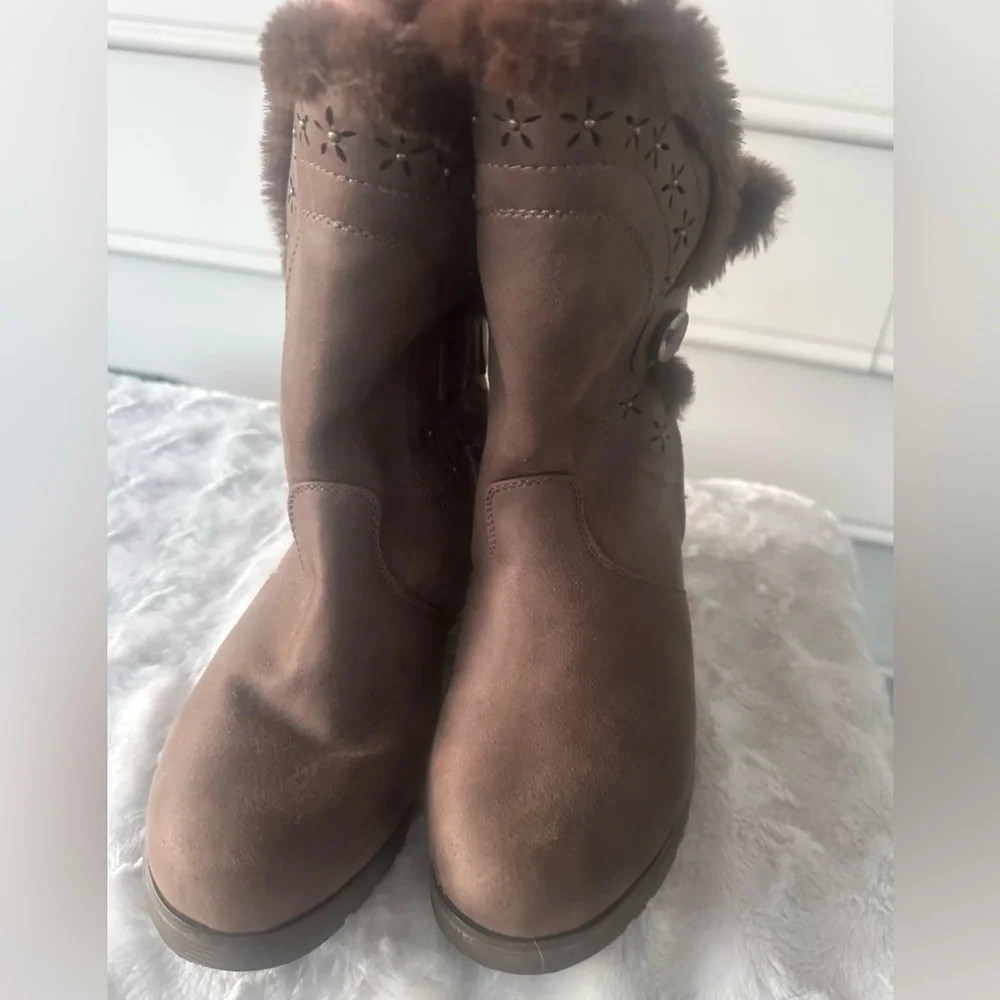 Skechers cozy brown