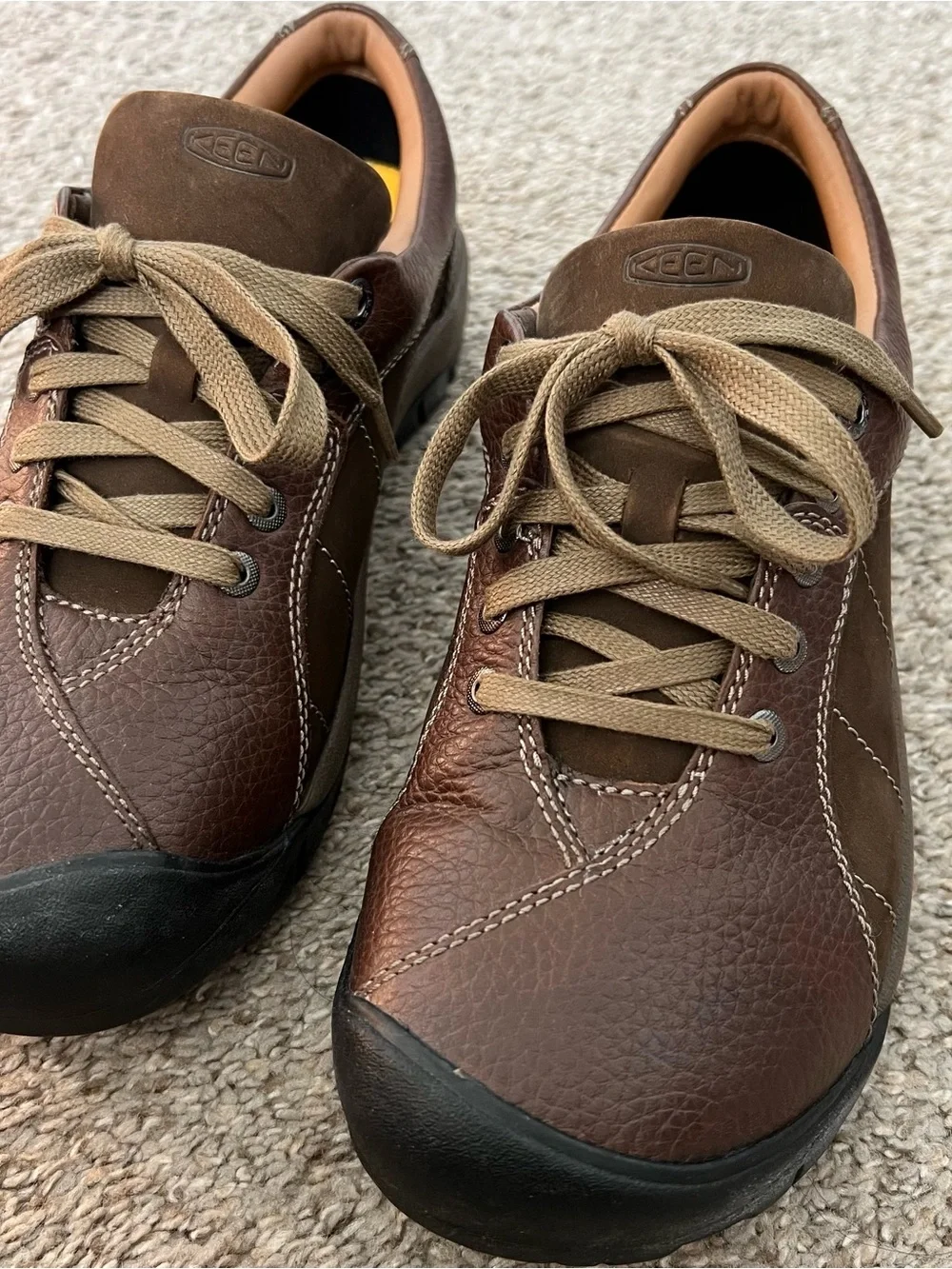Keen men casual