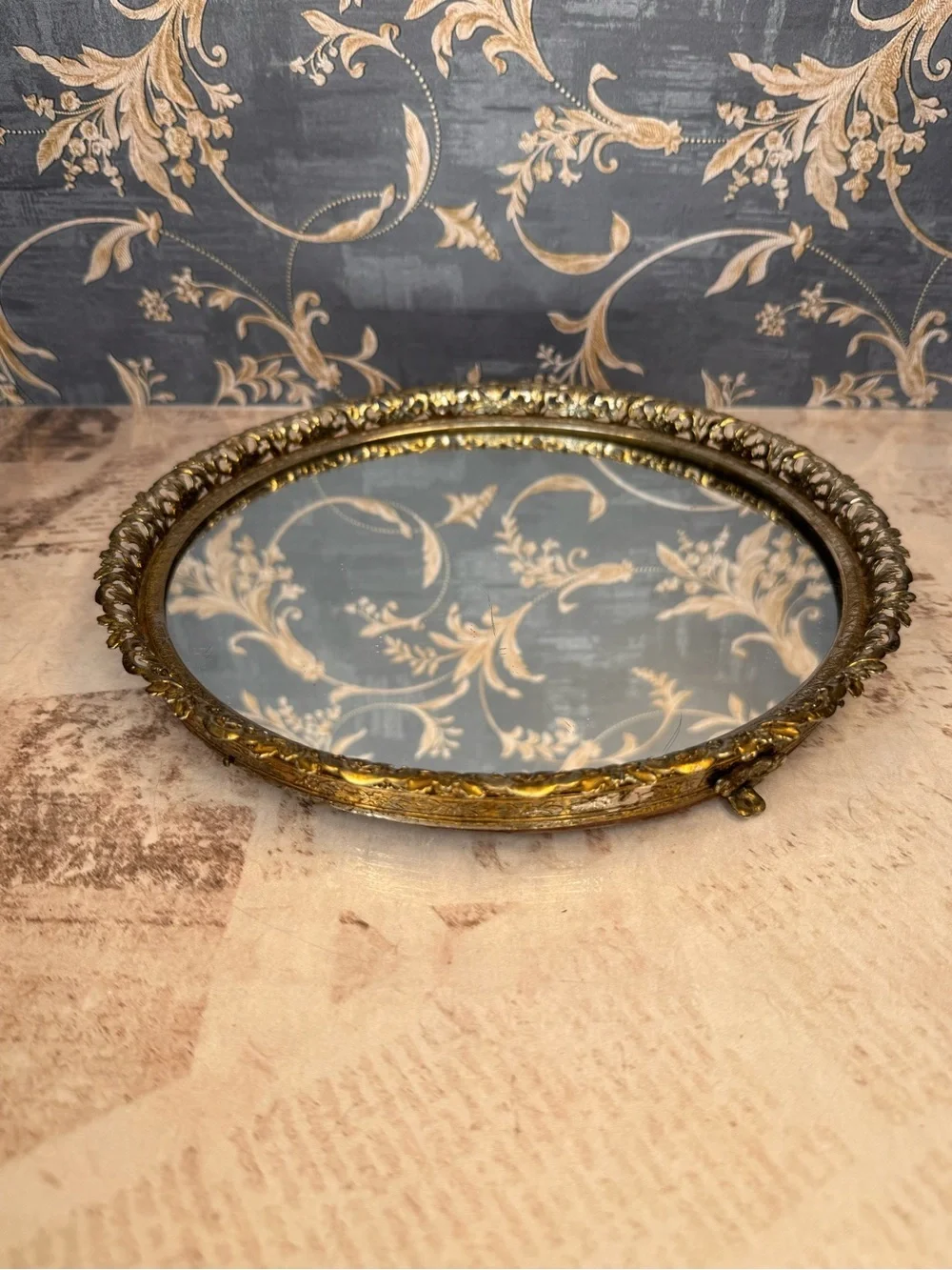 Vintage round mirrored