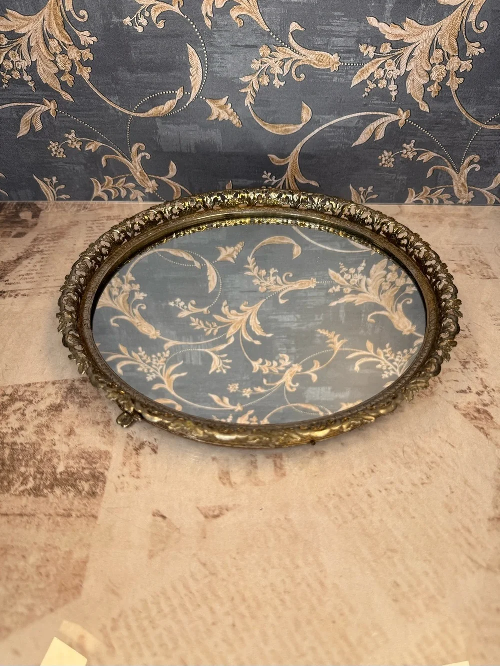 Vintage round mirrored