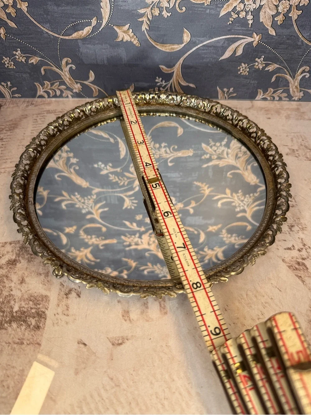 Vintage round mirrored