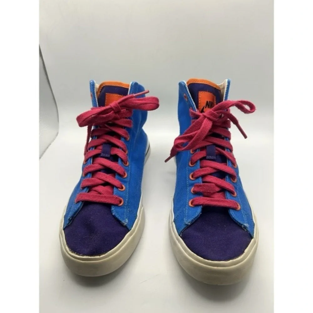 Nike product pair