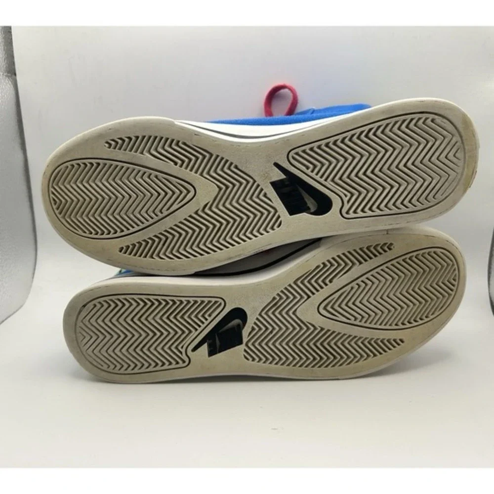 Nike product pair